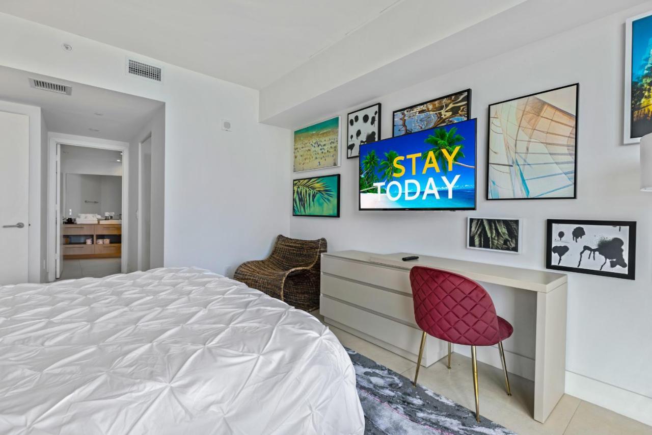 Seashore Resort - 2 Bedroom Right On The Beach Direct Ocean-View With Amenities On The Rooftop 好莱坞 外观 照片